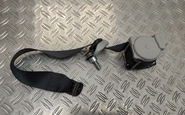 Toyota Prius+ (ZVW40) (2011 - 2018) Задний ремень безопасности — фото 3