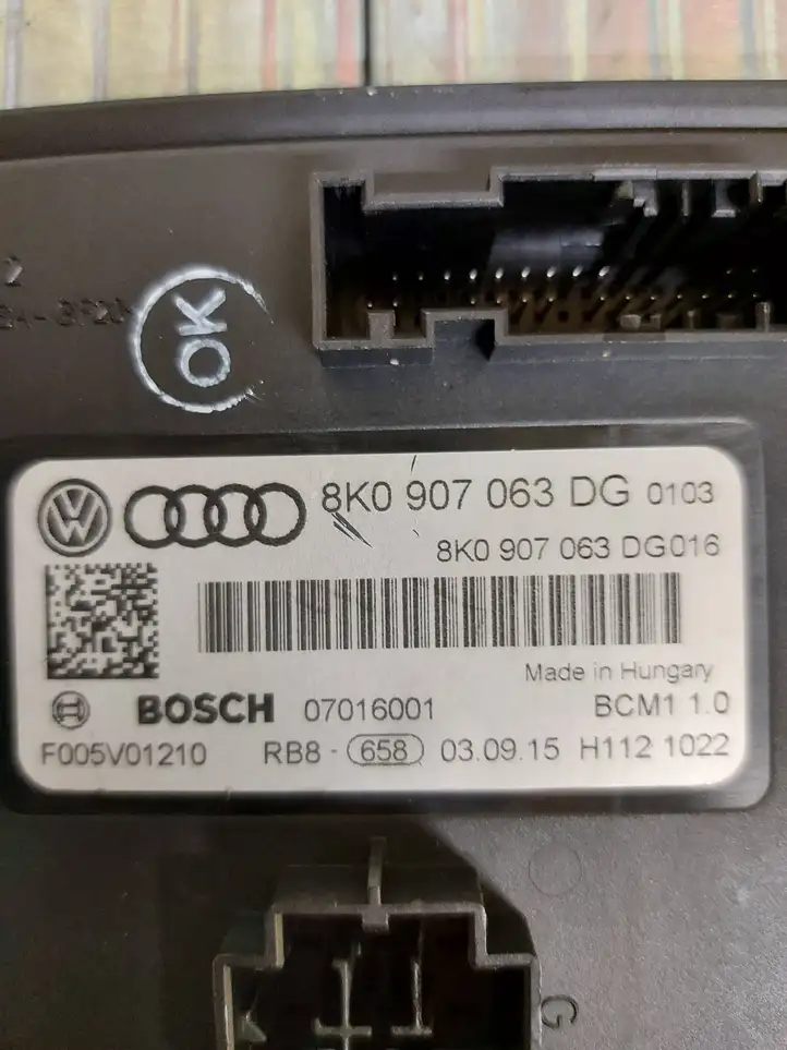 Audi A5 8T 8F (2011 - 2016) 8K0907063DG Прочие блоки управления — фото 3