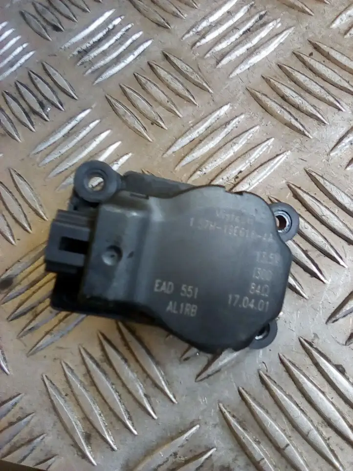 Ford Mondeo Mk III (2000 - 2007) 1S7H19E616AA Двигатель задвижки потока воздуха — фото 1