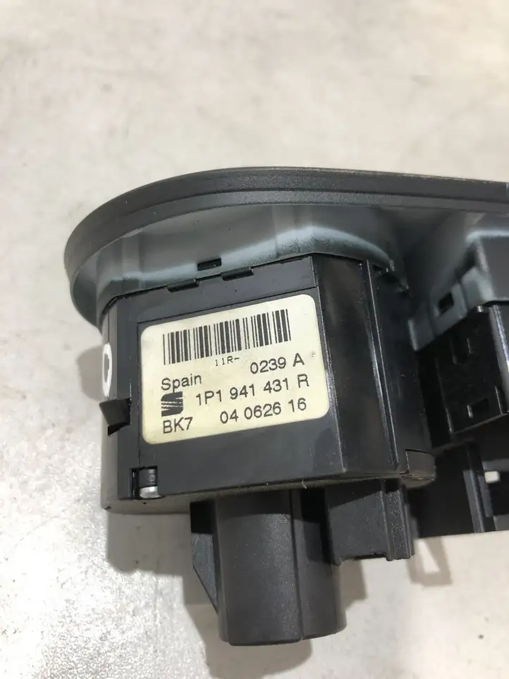 Seat Leon (1P) (2005 - 2012) 1P1941431R Включатель фонарей — фото 2