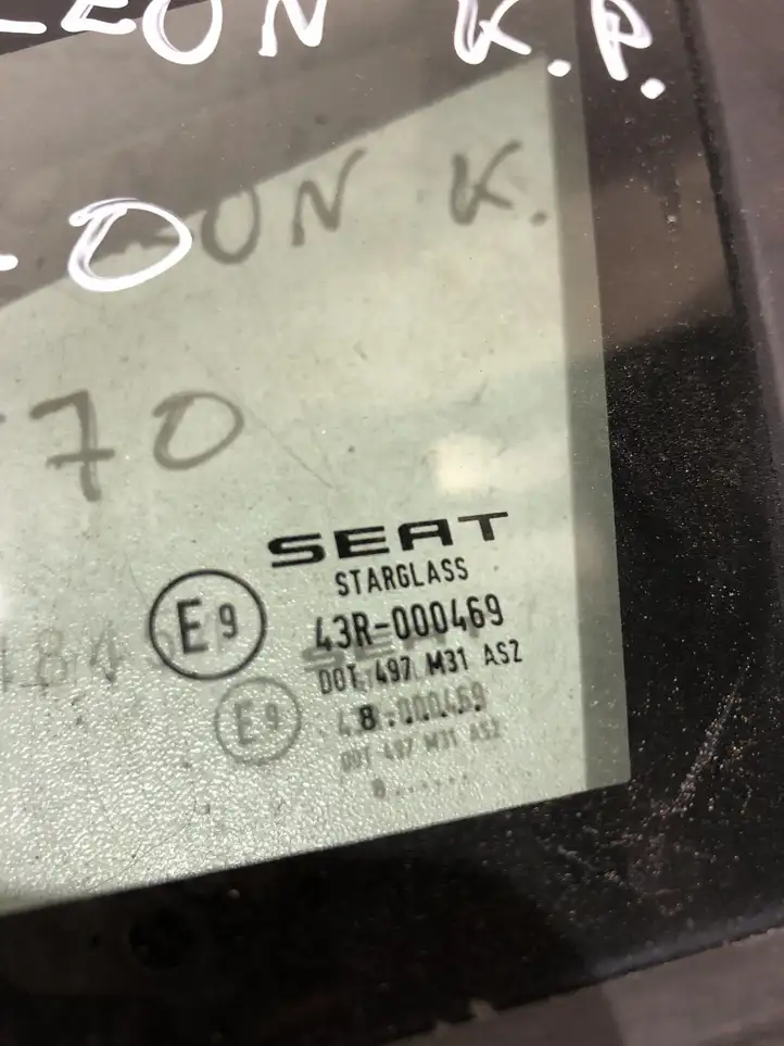 Seat Leon (1P) (2005 - 2012) 43R000469 Форточка двери — фото 3