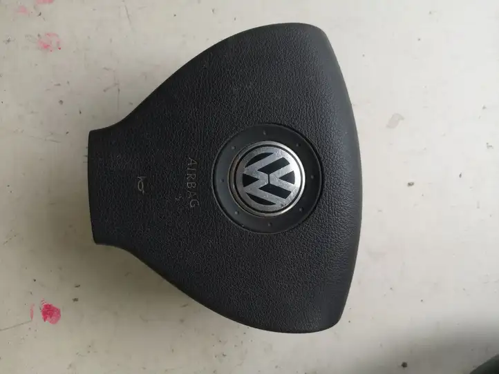 Volkswagen Golf V (2003 - 2009) Подушка безопасности руля — фото 1