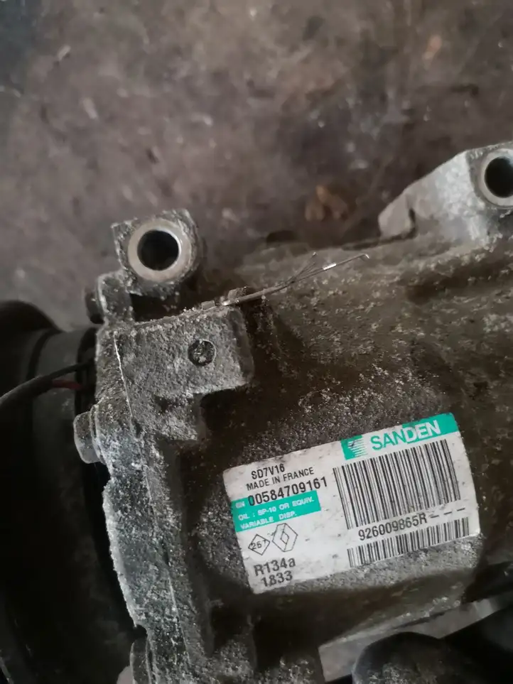 Nissan Qashqai (2010 - 2013) 926009865R Компрессор (насос) кондиционера воздуха — фото 2