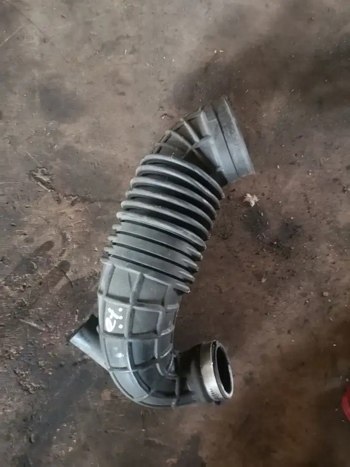 Seat Exeo (3R) (2008 - 2013) 8E0129615Q Трубка подачи воздуха — фото 3