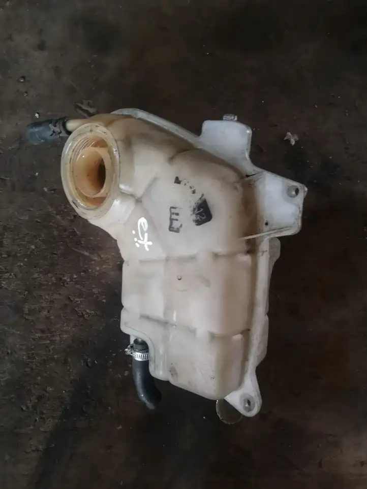 Seat Exeo (3R) (2008 - 2013) 8E0121403A Расширительный бачок — фото 1