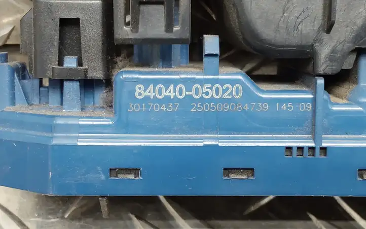 Toyota Verso (2012 - 2015) 8404005020 Блок кнопок стеклоподъемников — фото 4