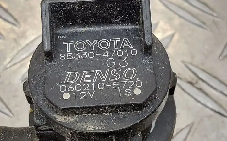 Toyota Prius+ (ZVW40) (2011 - 2018) 8533047010 Насос омывателя стекла — фото 4