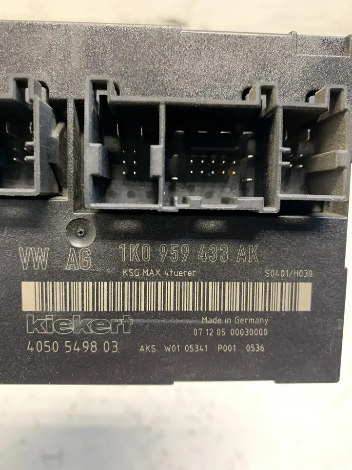 Volkswagen Caddy (2004 - 2010) 1K0959433AK Модуль комфорта — фото 3