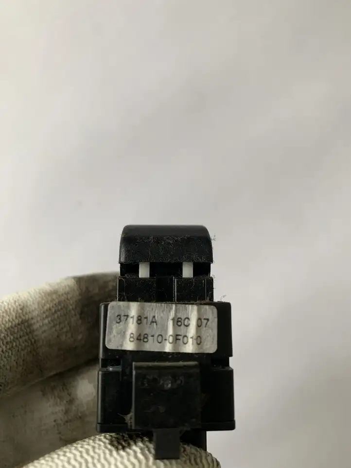Toyota Corolla Verso AR10 (2004 - 2009) 848100F010 Блок кнопок стеклоподъемников — фото 3