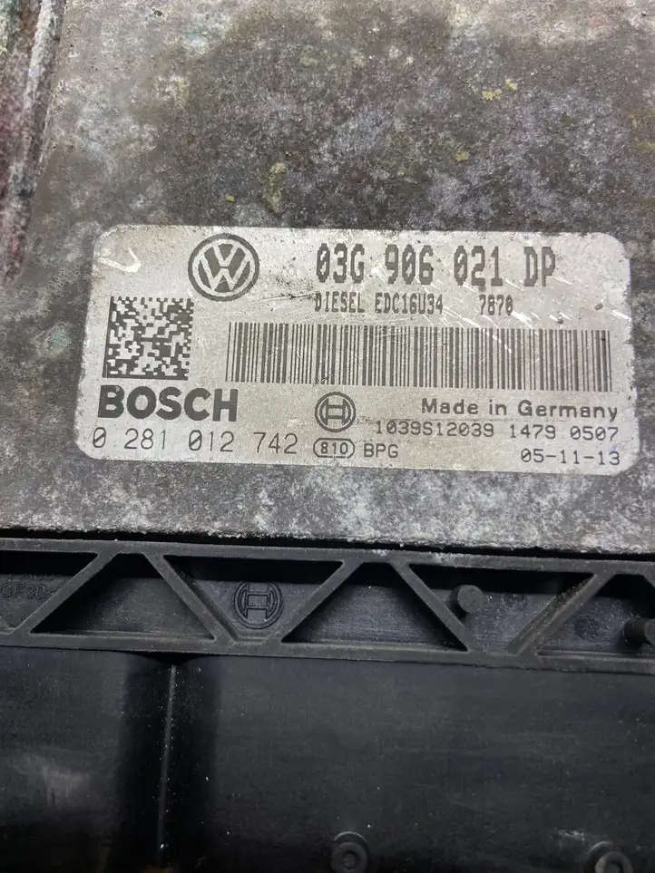 Volkswagen PASSAT B6 (2005 - 2010) 03G906021DP Блок управления двигателем (ЭБУ) — фото 4