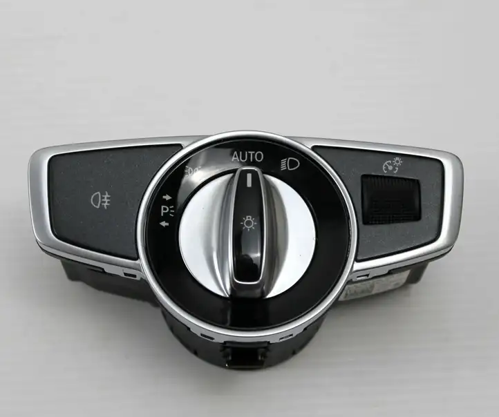 Mercedes-Benz GLC X253/C253 (2015 - ) A2059057007 Включатель фонарей — фото 1