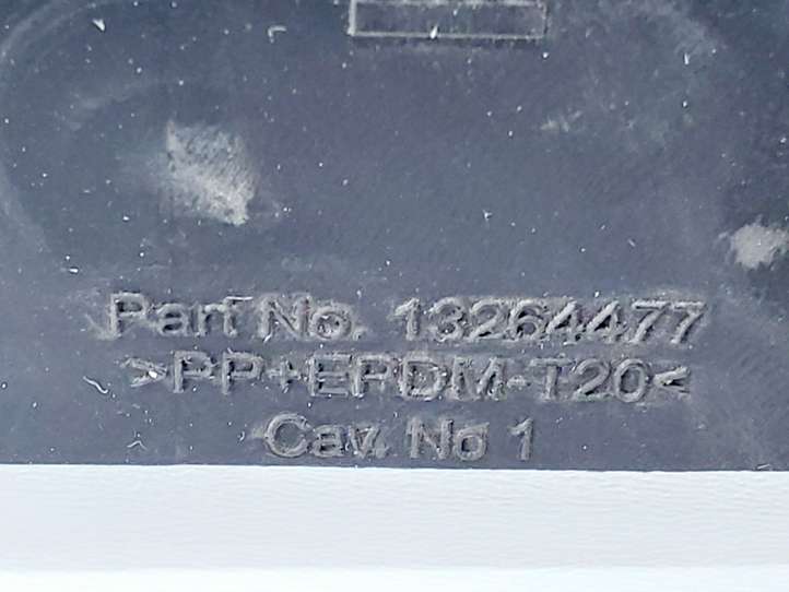 Opel Astra (2009 - 2012)  13264477 Верхняя часть панели радиаторов (телевизора)