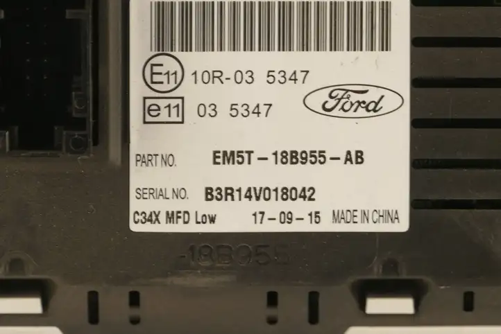 Ford Kuga II (2013 - 2019) EM5T18B9554AB Часы — фото 4