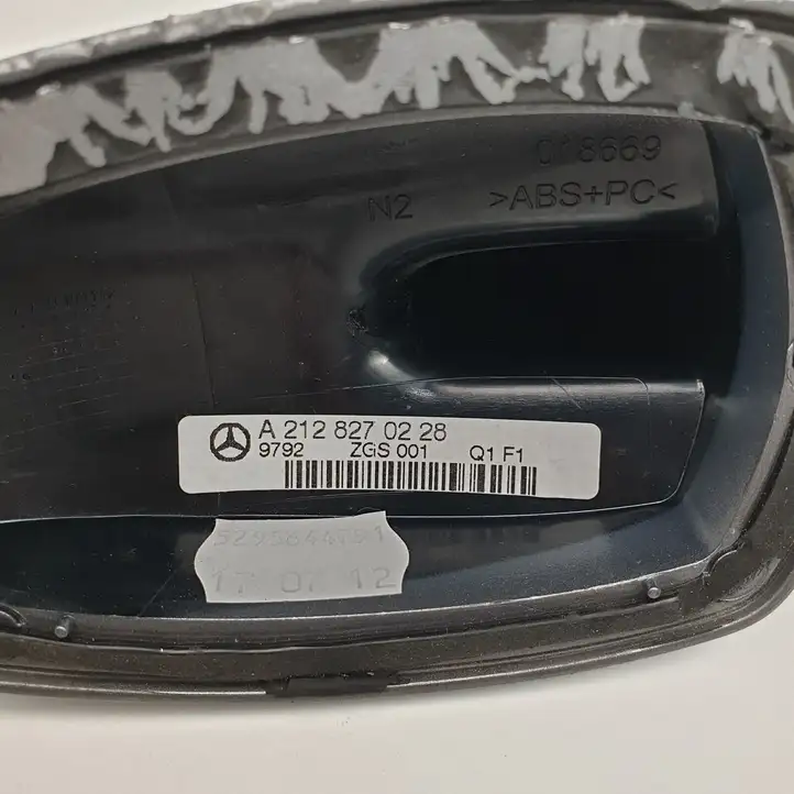 Mercedes-Benz E W212 (2009 - 2016) A2128270228 Крышка GPS-антенны — фото 4