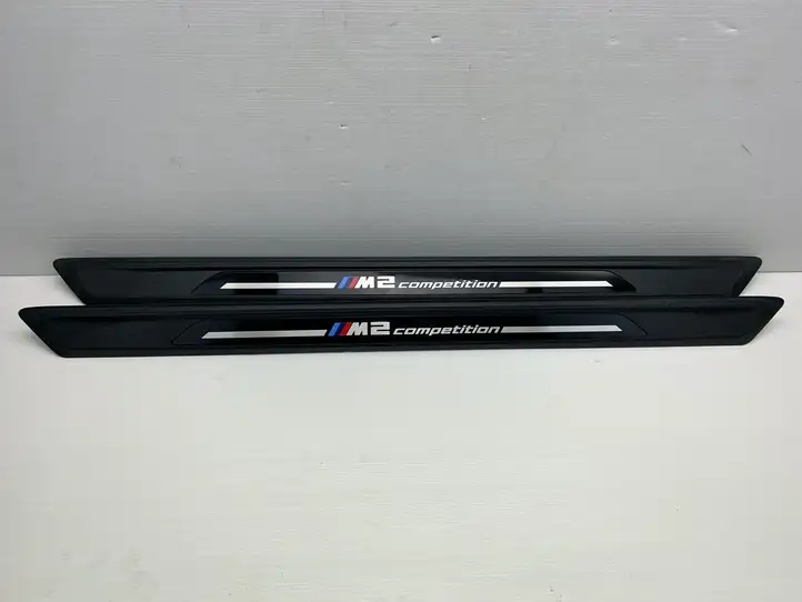 BMW M2 F87 (2018 - ) Внутренняя обшивка порога (комплект) — фото 7