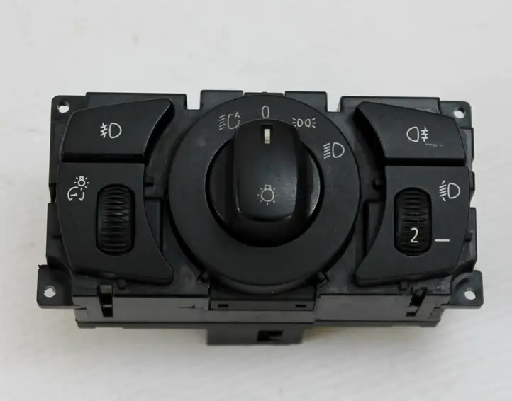 BMW 5 E60 E61 (2004 - 2010) 6953739 Включатель фонарей — фото 1