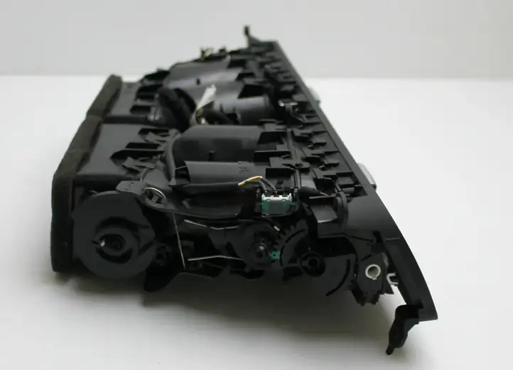 BMW 7 F01 (2008 - 2016) 9115860 Центральный воздушный дефлектор — фото 3