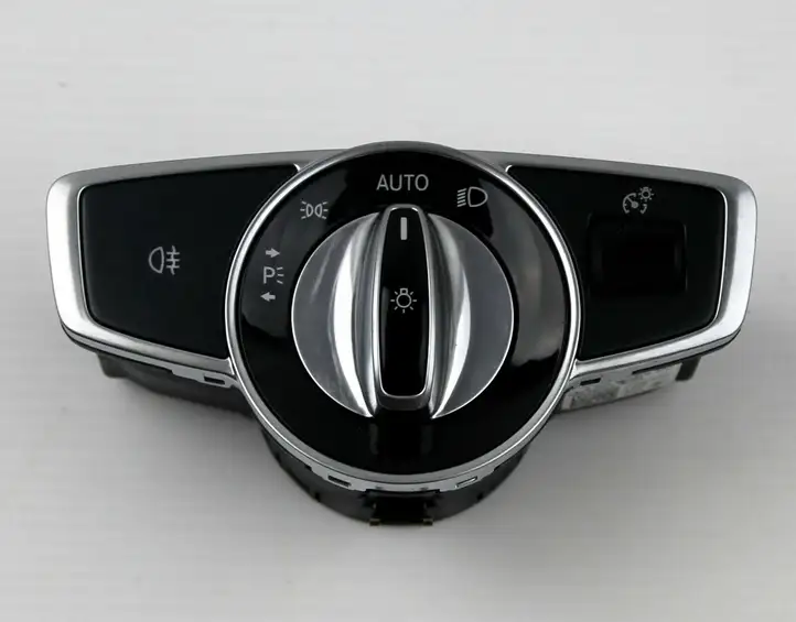Mercedes-Benz C W205 (2014 - 2021) A2059056500 Включатель фонарей — фото 1