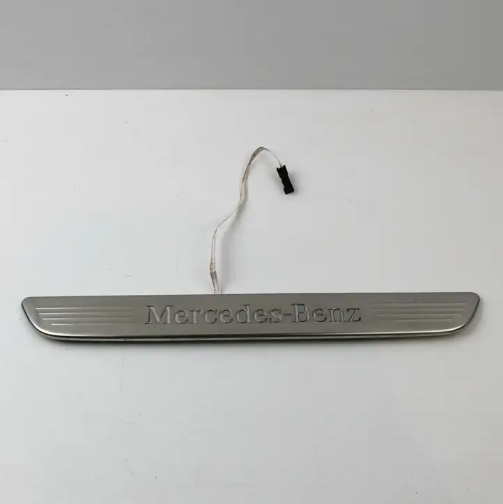 Mercedes-Benz C W205 (2014 - 2021) A2056807003 Внутренняя отделка переднего порога — фото 1