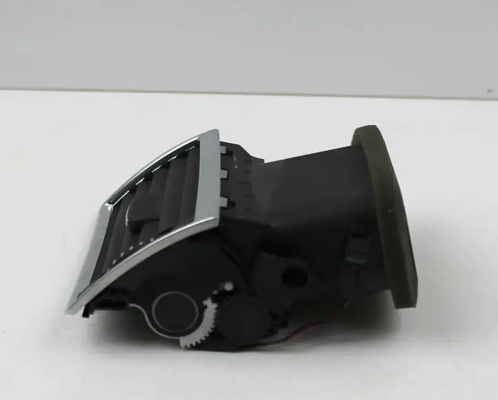 Audi A8 S8 D3 4E (2007 - 2010) 4E0820901 Боковой воздушный дефлектор — фото 2