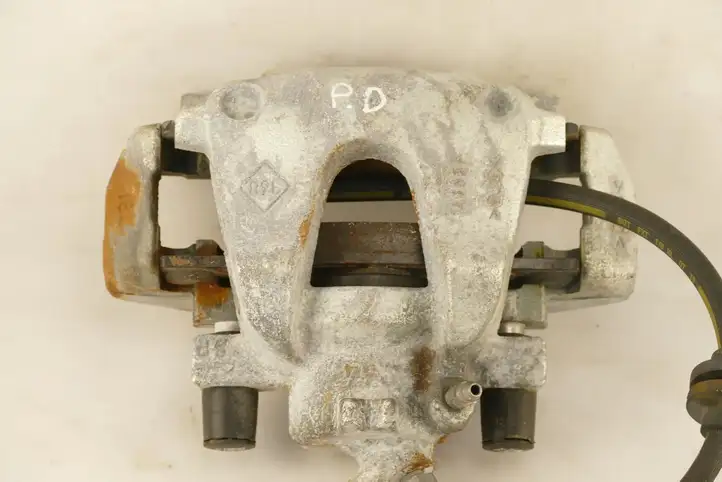 Dacia Sandero III (2016 - ) 964 Тормозной суппорт передний — фото 1