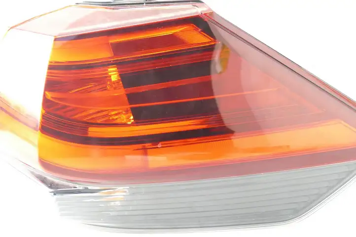 Nissan X-Trail T32 (2014 - 2021) Задний фонарь в кузове — фото 2