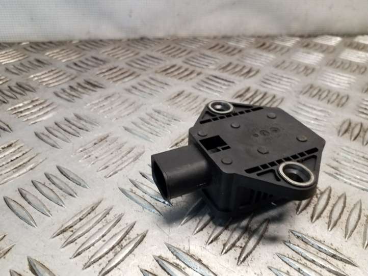 Audi A4 (2000 - 2006)  8E0907637A Датчик ESP (системы стабильности) (датчик курсовой устойчивости))