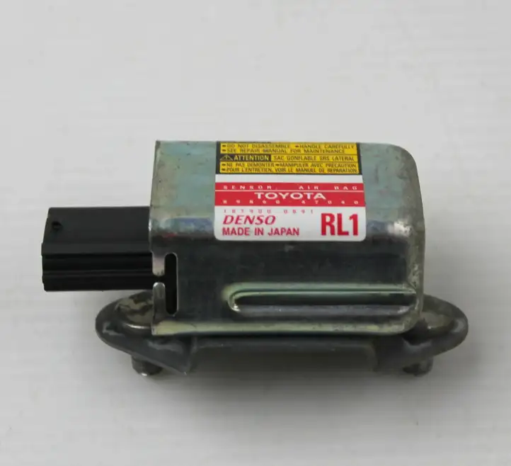 Toyota Prius (XW20) (2003 - 2009) 8986047040 Датчик удара SRS — фото 1