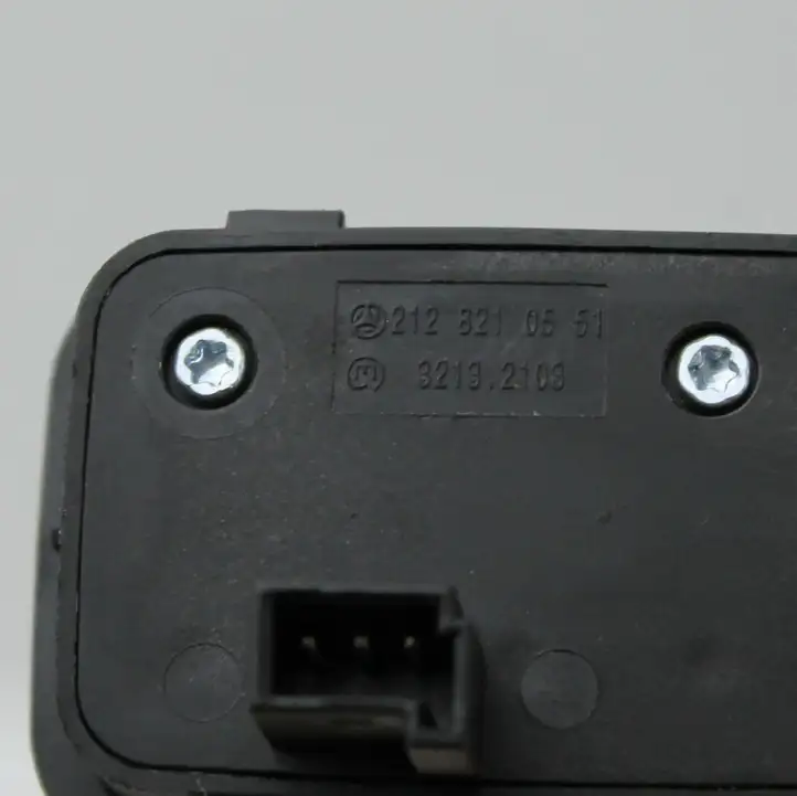 Mercedes-Benz ML W166 (2012 - 2017) A2128210551 Кнопка закрытия багажника — фото 5