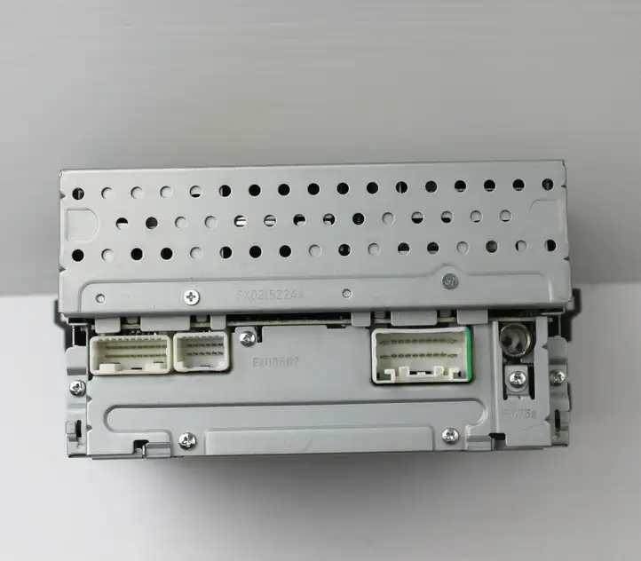 Toyota Prius (XW20) (2003 - 2009) 8612047120 Магнитола / мультимедийная система — фото 2