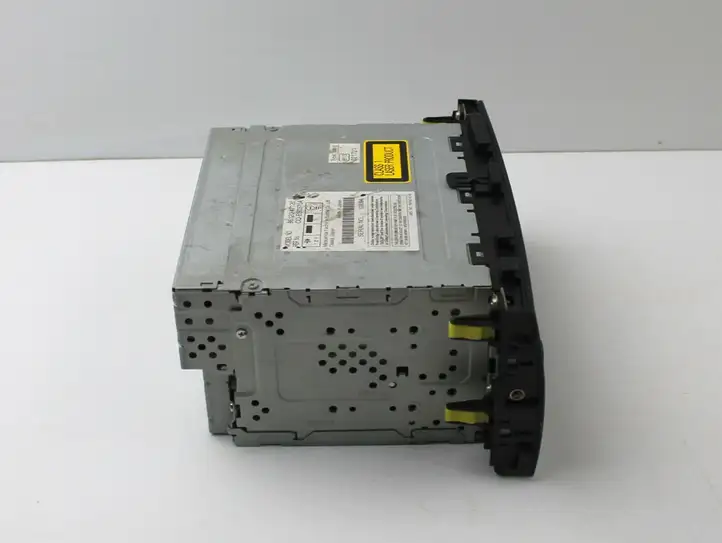 Toyota Prius (XW20) (2003 - 2009) 8612047120 Магнитола / мультимедийная система — фото 9