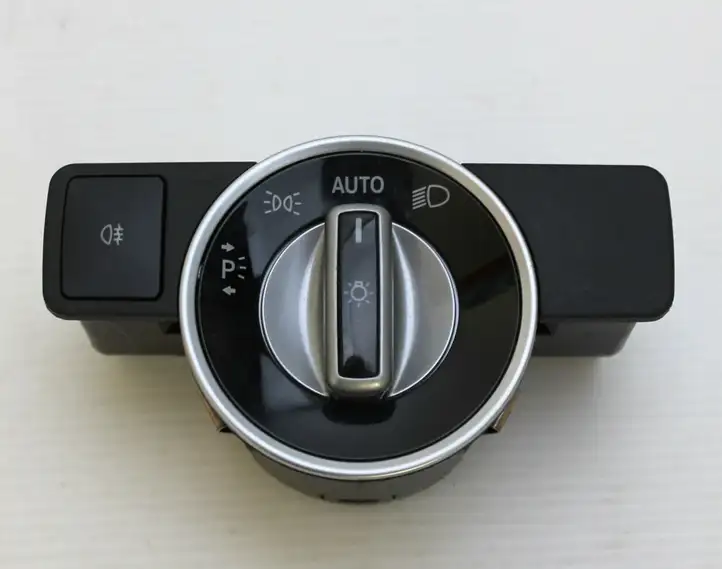 Mercedes-Benz CLA C117,X117,W117 (2013 - 2019) A2129050551 Включатель фонарей — фото 1