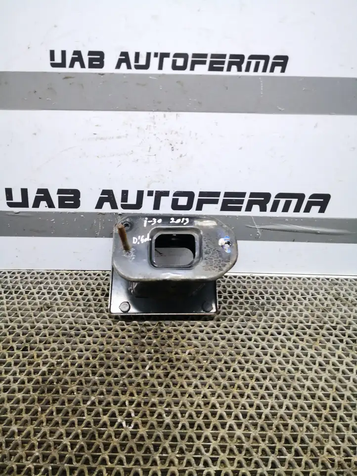 Hyundai i30 (2012 - 2015) Амортизатор заднего бампера — фото 1