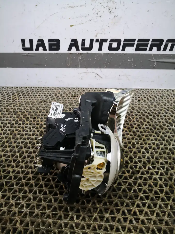 Audi A4 S4 B8 8K (2007 - 2011) 90068983 Запчасти передней фары — фото 3