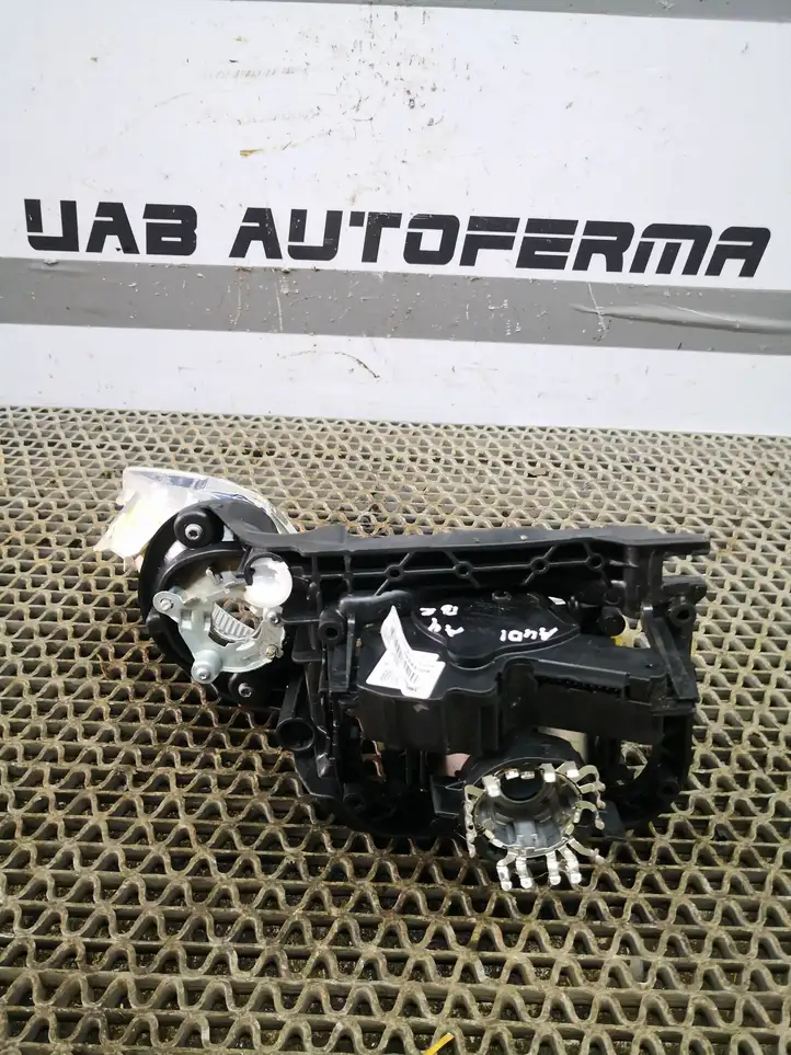 Audi A4 S4 B8 8K (2007 - 2011) 90068983 Запчасти передней фары — фото 5