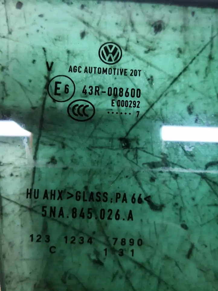 Volkswagen Tiguan (2016 - 2020) 5NA845026A Стекло задней двери — фото 1