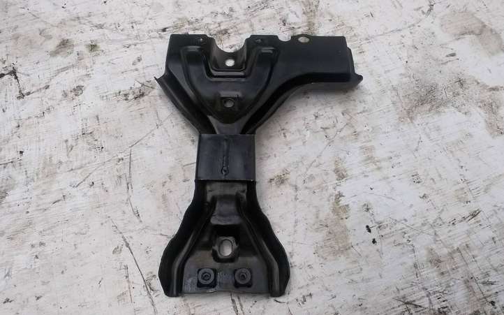 Volkswagen Tiguan (2011 - 2016)  5N0805567F Держатель панели радиаторов (телевизора)