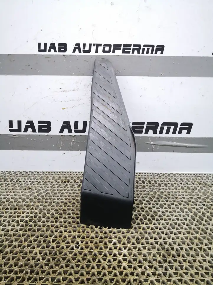Volkswagen Tiguan (2016 - 2020) 5QC864778 Подставка для ноги — фото 1