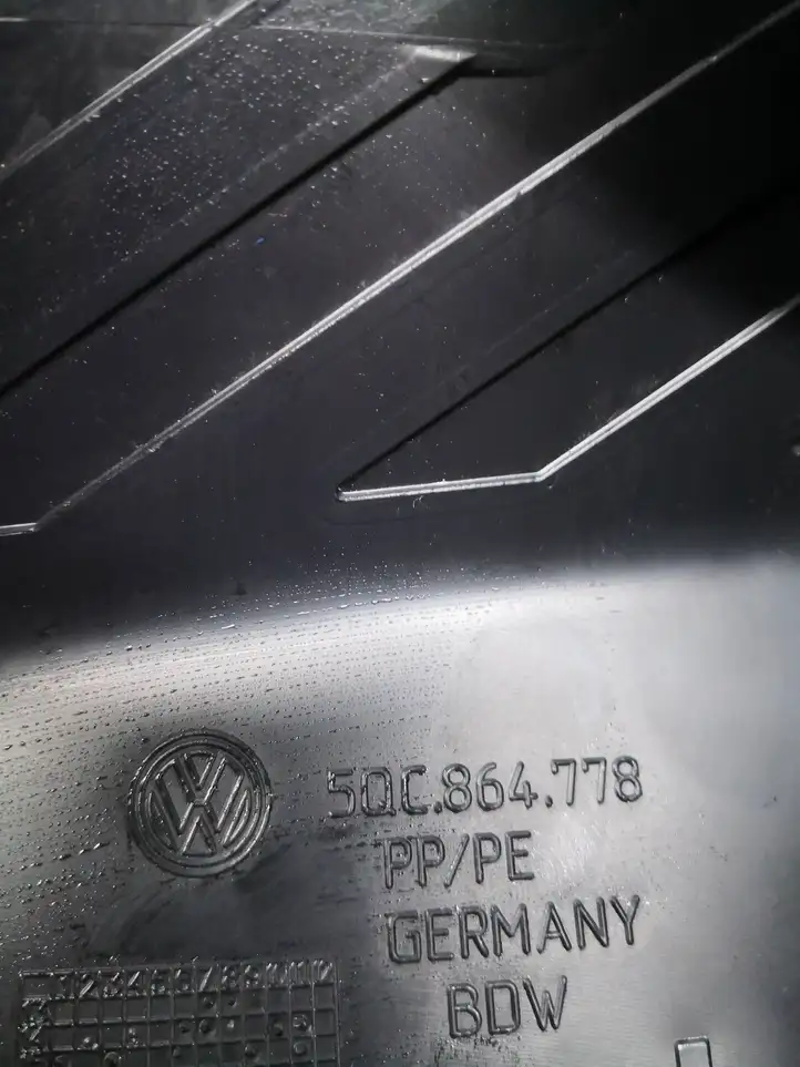 Volkswagen Tiguan (2016 - 2020) 5QC864778 Подставка для ноги — фото 2