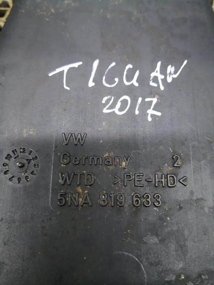 Volkswagen Tiguan (2016 - 2020) 5NA819633 Воздуховоды системы отопления/климатики — фото 2