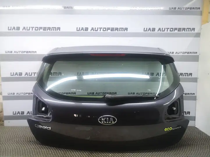 Kia Ceed (2012 - 2015) Крышка багажника — фото 1