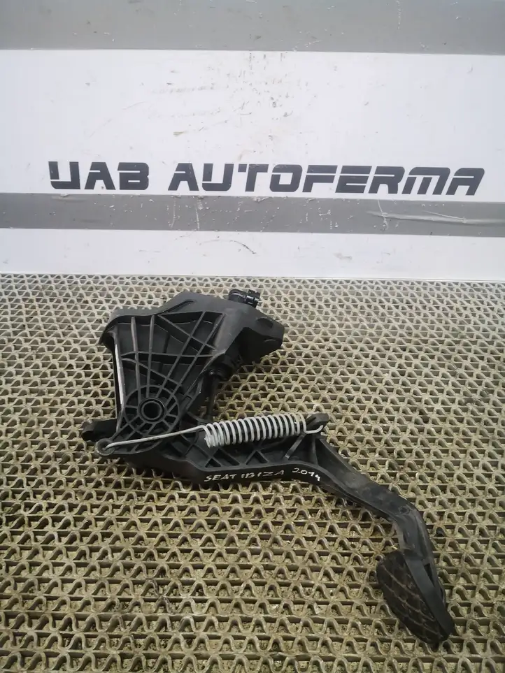 Seat Ibiza IV (6J,6P) (2008 - 2017) 6R0721117B Педаль сцепления — фото 5