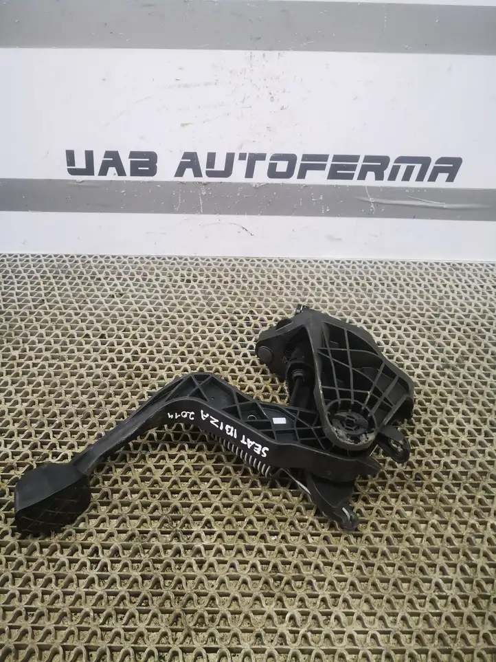 Seat Ibiza IV (6J,6P) (2008 - 2017) 6R0721117B Педаль сцепления — фото 6