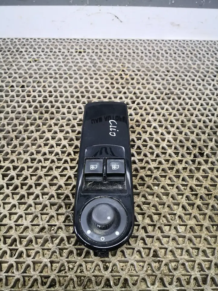 Renault Clio IV (2012 - 2019) 809612367R Кнопка стеклоподъемников — фото 3