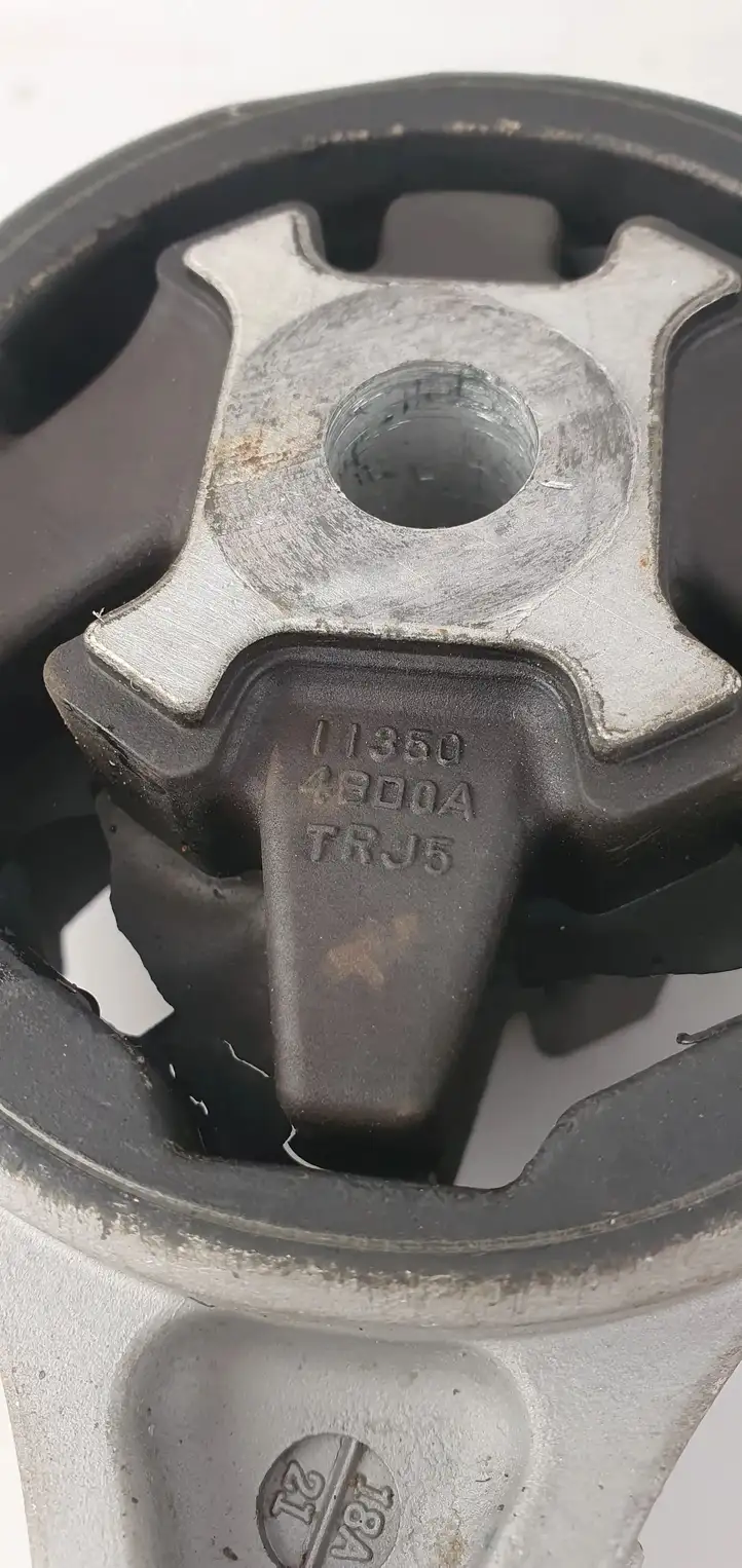 Nissan X-Trail T32 (2014 - 2021) 113504BD0A Опора двигателя — фото 4