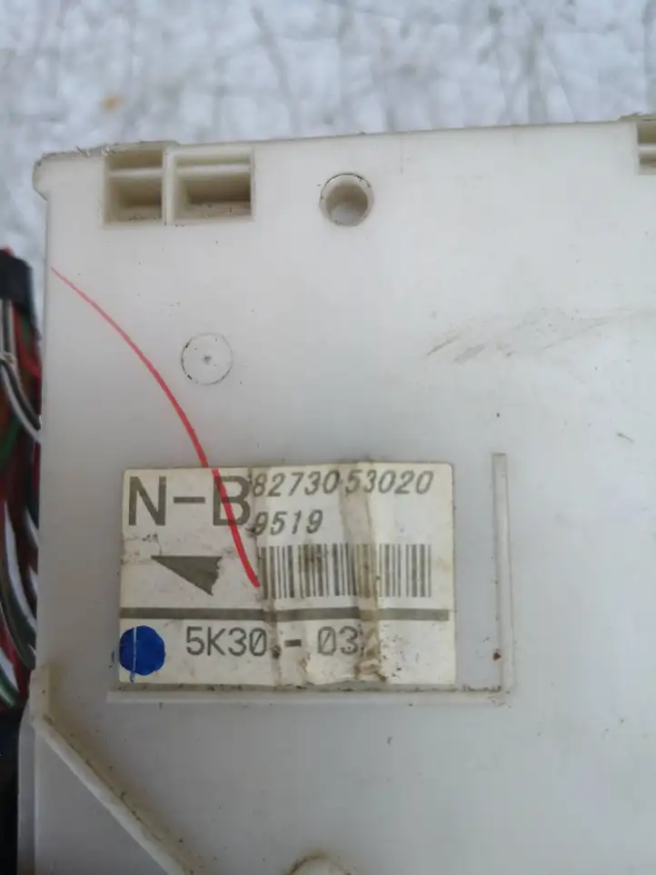 Lexus IS 220D-250-350 (2005 - 2010) 8267253040 Модуль комфорта — фото 2