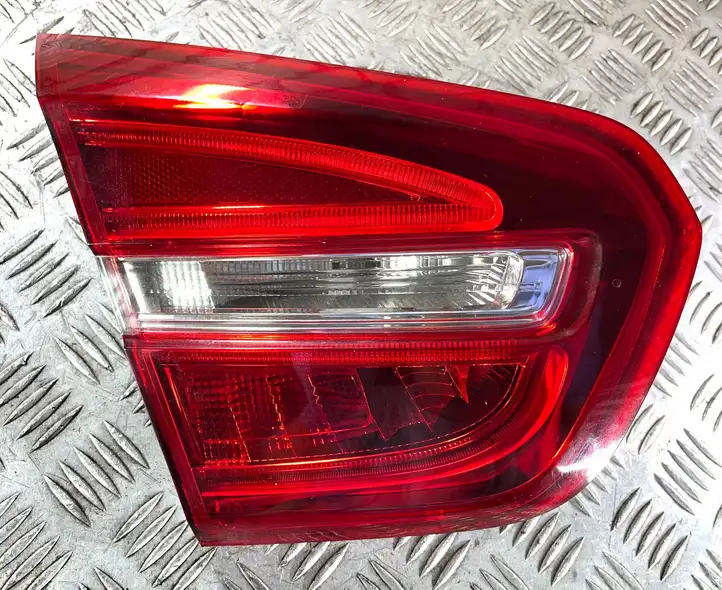 Mercedes-Benz GLA W156 (2013 - 2017) A1569061158 Задний фонарь в крышке багажника — фото 1