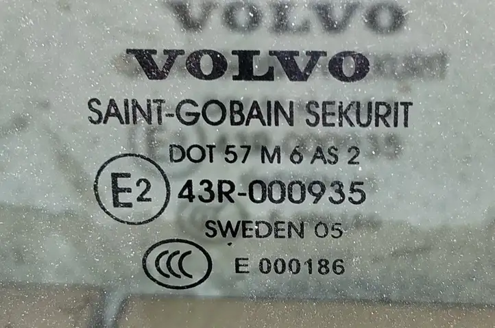 Volvo V70 (2004 - 2007) Заднее боковое стекло — фото 2
