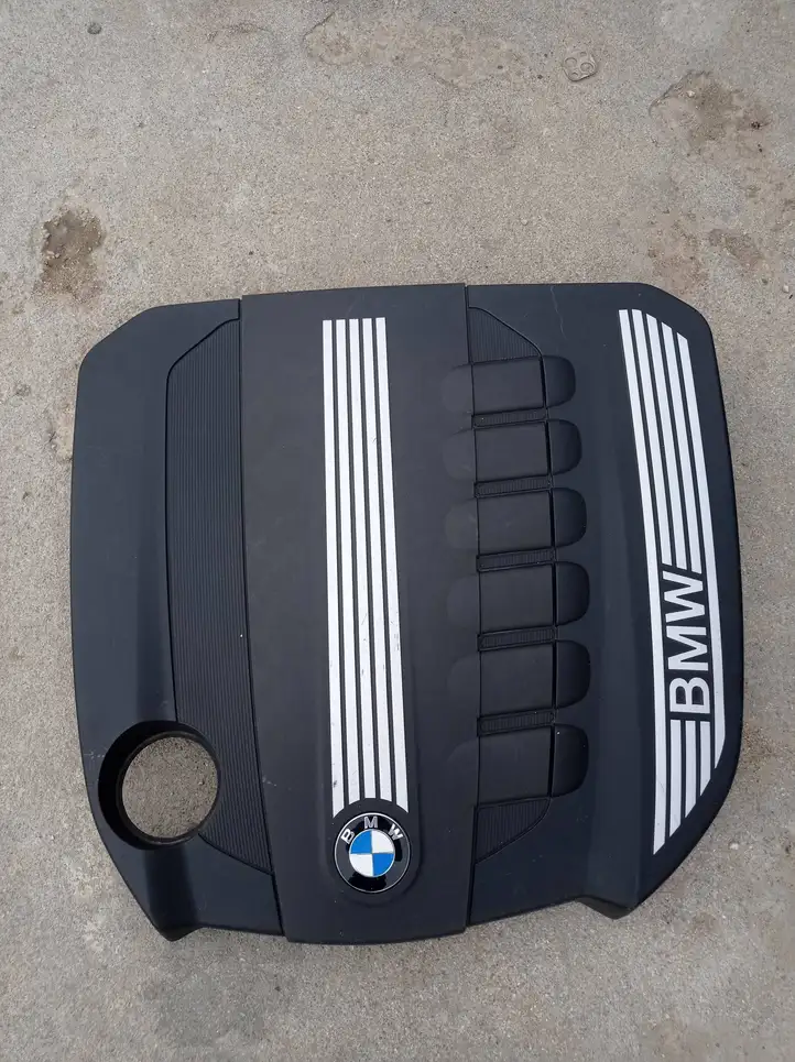 BMW 5 F10 F11 (2009 - 2016) 7800575 Крышка двигателя декоративная — фото 1