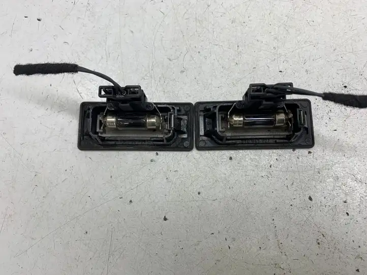 Audi A4 S4 B8 8K (2007 - 2011) 8T0943021 Подсветка номера — фото 2